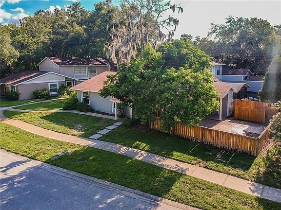 3rd image of 14720 Pine Glen Cir