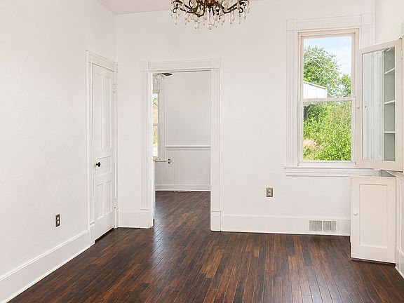 3rd image of 135 Wynoka St