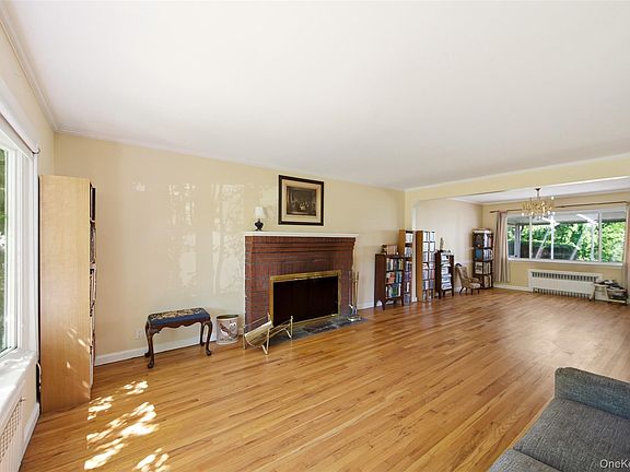 4th image of 169 Landau Avenue