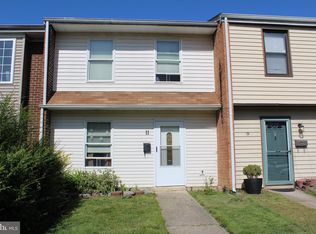 11 Kayak Ct, Newark, DE 19702