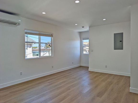 5th image of 2603 Curtis Ave #6