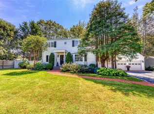 292 Maplewood Rd, Huntington Station, NY 11746