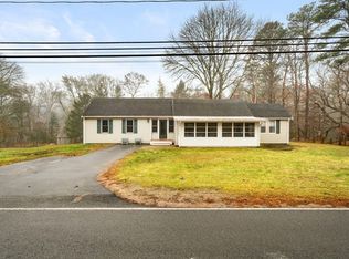 653 Walnut Plain Rd, Rochester, MA 02770