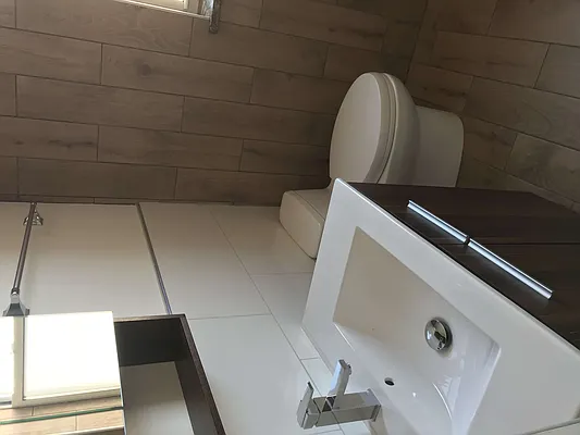 Rented by 18 REALTY | media 14