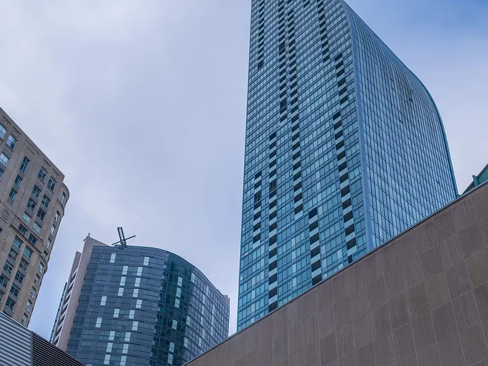 8 The Esplanade #2910
