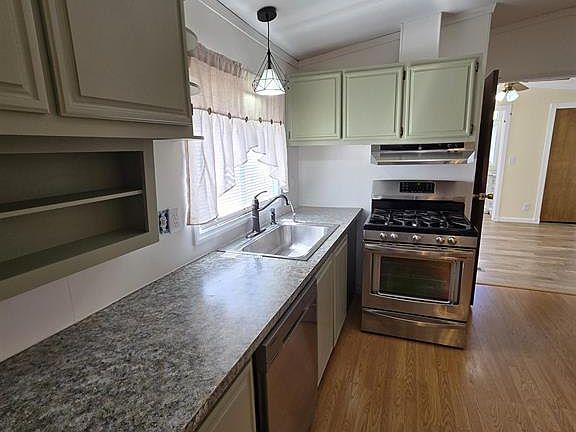 5th image of 308 W 8th Street