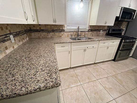 3rd image of 337 Woodlawn St