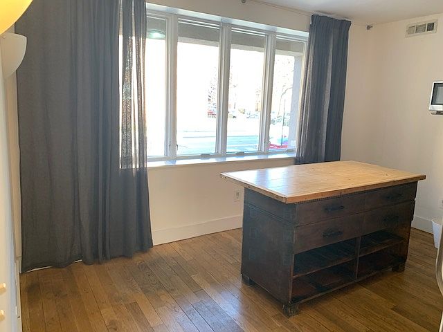 1st image of 88 Lorraine St #1