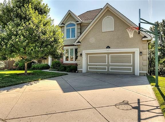 3rd image of 1017 Aspen Dr