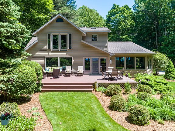 4th image of 2761 Scenic Dr