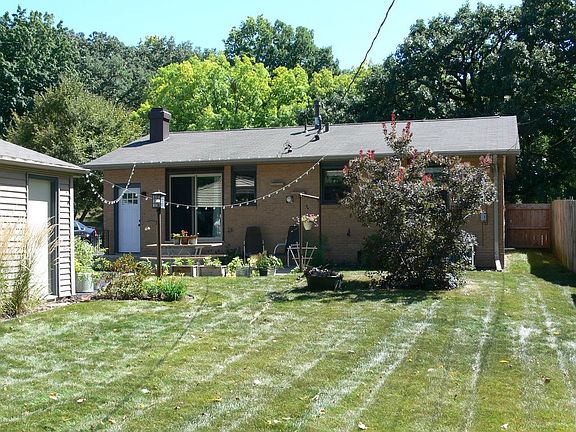 4th image of 3520 Oak Grove Ave