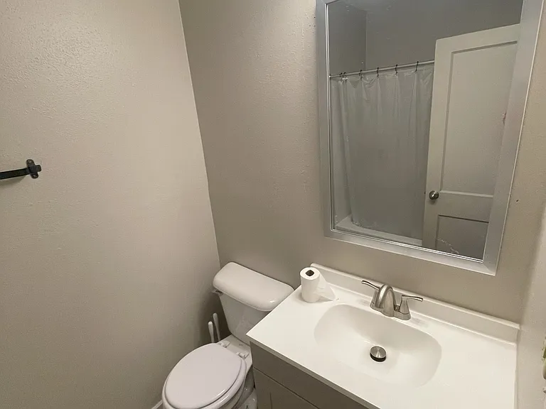 1505 S Sherman Ave — Photo 14