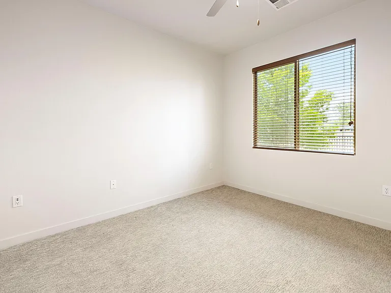 Olympus Alameda — Photo 18