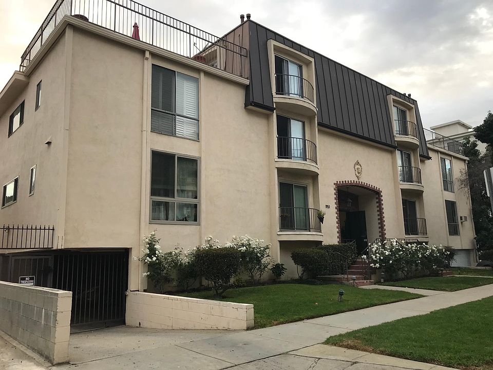 Treelined Quiet Street - Security Building - Bright Front Unit - Interior Pictures coming 8/15. Remodel in Progress