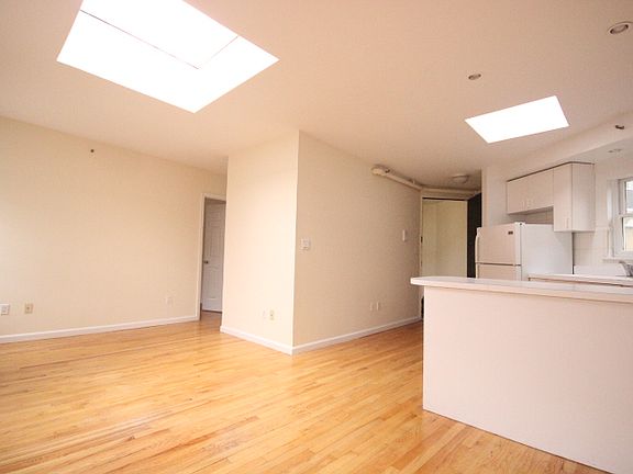 3rd image of 447 Avenue Of The Americas #3