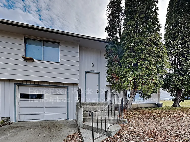 12620 E 31st Ave — Photo 1
