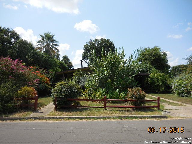 1st image of 4338 Silver Lake Dr