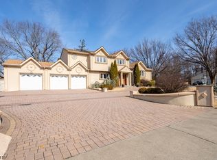 1135 Ratzer Rd, Wayne, NJ 07470