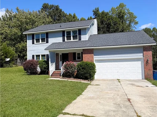 198 Oakbluff Dr, Raeford, NC 28376