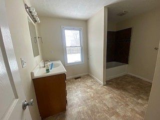 5th image of 1525 Maple Ave