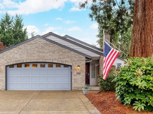 790 NE 3rd Ave, Hillsboro, OR 97124