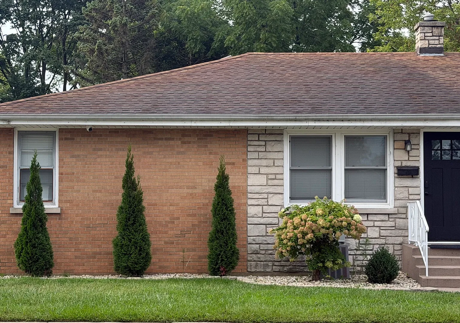2 bed, 1000 sqft, $1,700 — Photo 3