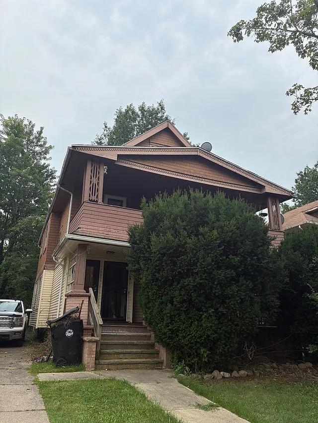 2 bed, $1,000 — Photo 1