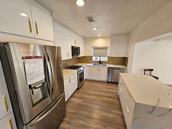 4th image of 22840 Mariano St