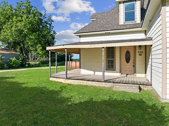 3rd image of 700 Harrel Ave