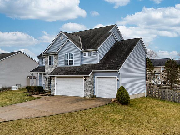 3rd image of 11 Wildflower Dr