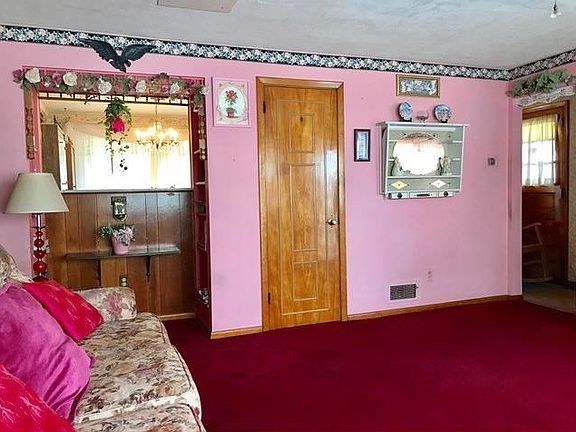 3rd image of 609 Larimer Ave