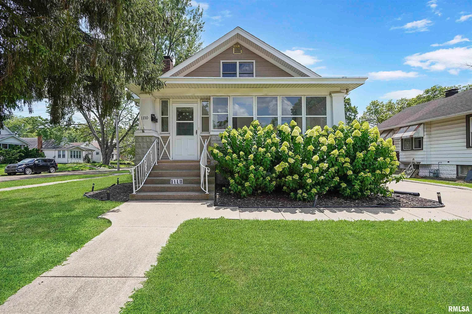 1110 E Arcadia Ave photo 1