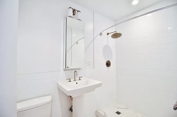 Rented by Julianna Realty Corp | media 48