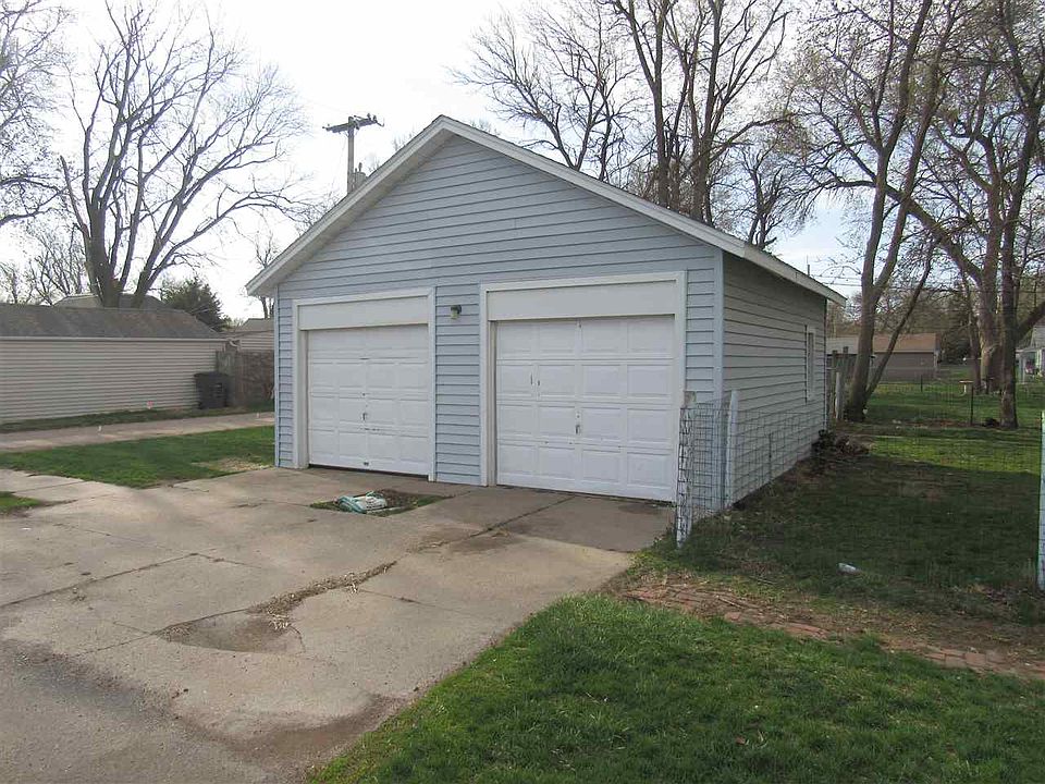 2nd image of 301 S New York Ave