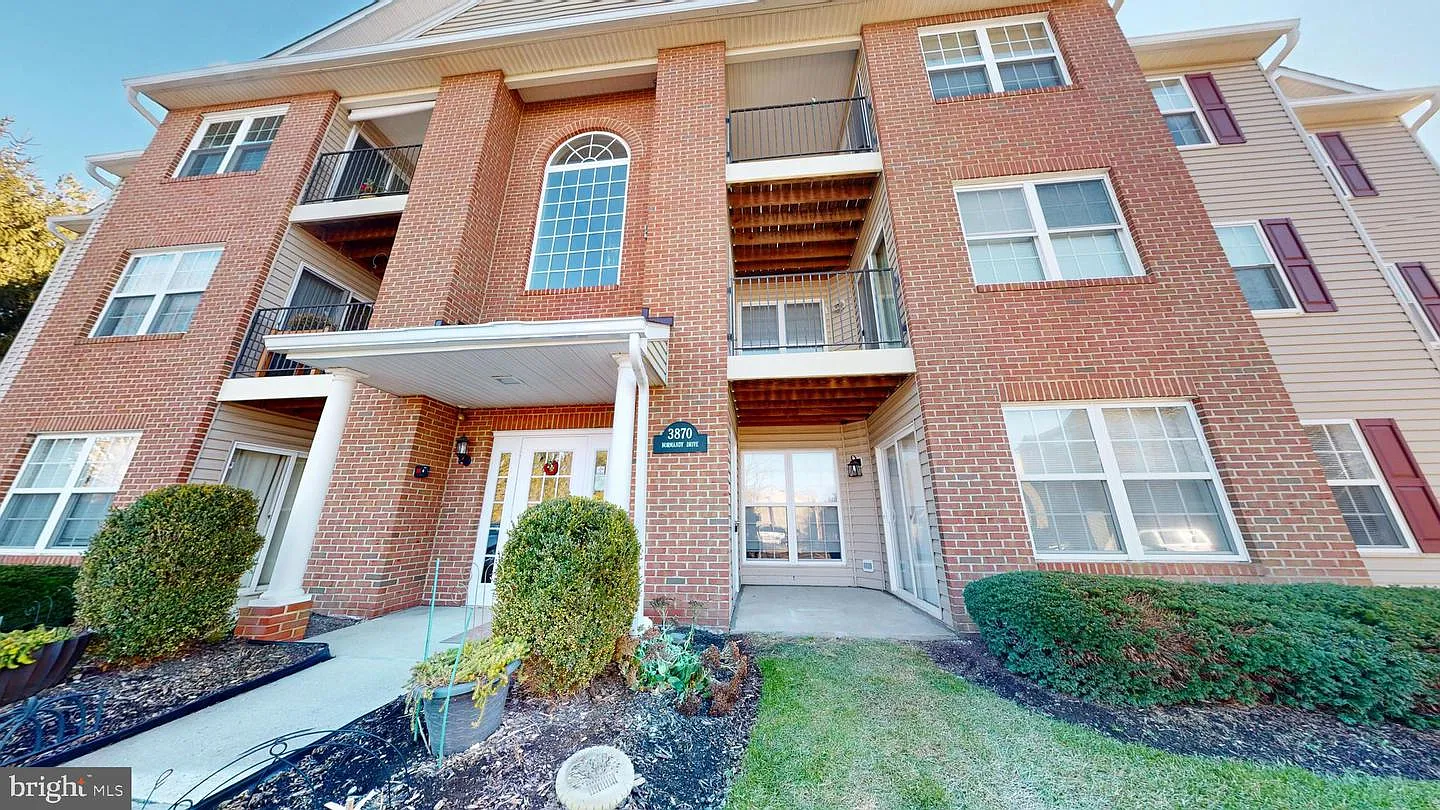 3870 Normandy Dr APT 1D photo 1