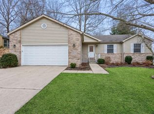 865 Quail Ridge Dr, Porter, IN 46304