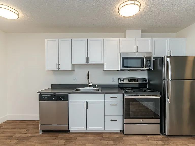 Uptown 7 Apartments — Photo 16