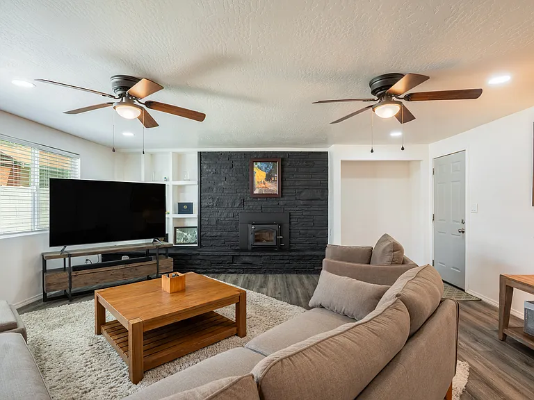 3408 La Veta Dr NE — Photo 6
