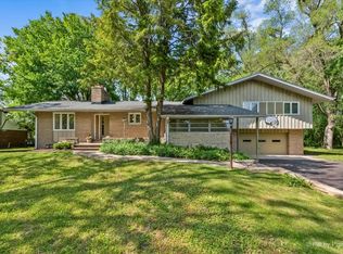 1510 Easy St, Elgin, IL 60123