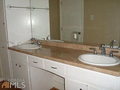 Master bath double sinks