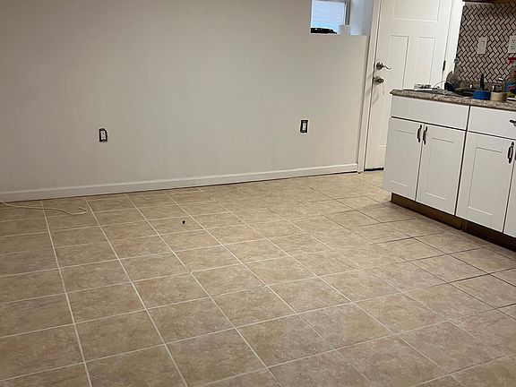 4th image of 52 Mansion Ave #1