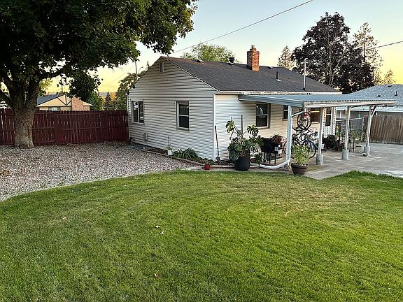 5th image of 3030 W Wellesley Ave