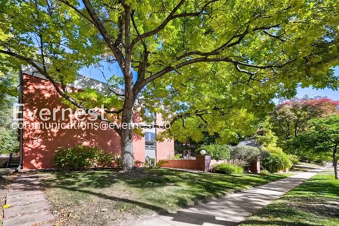 2 bed, 1.0 bath, 750 sqft, $1,945 — Photo 2