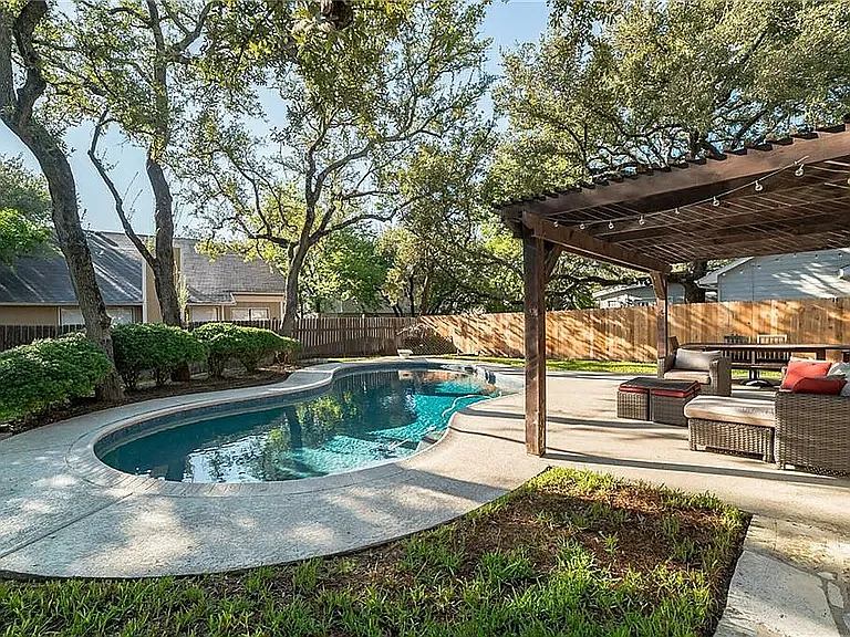 6520 Heron Dr — Photo 10