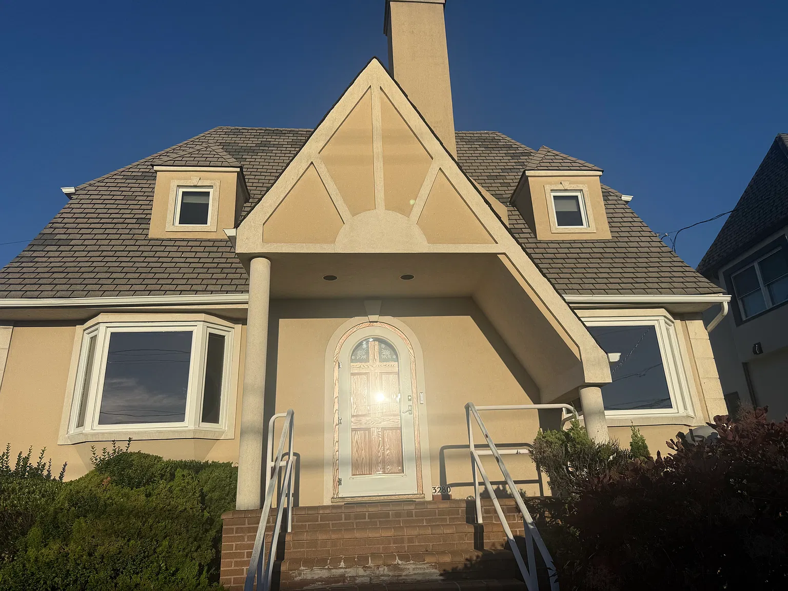 3 bed, 1.5 bath, 1583 sqft, $4,500 — Photo 2