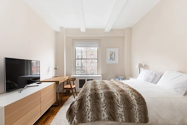 Rented by Compass | media 7