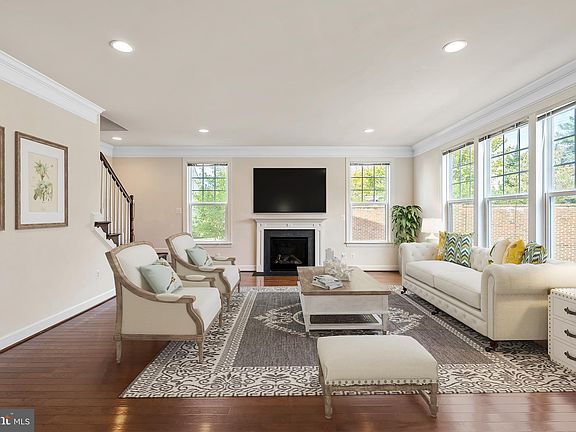 3rd image of 6616 Jessamine Ln