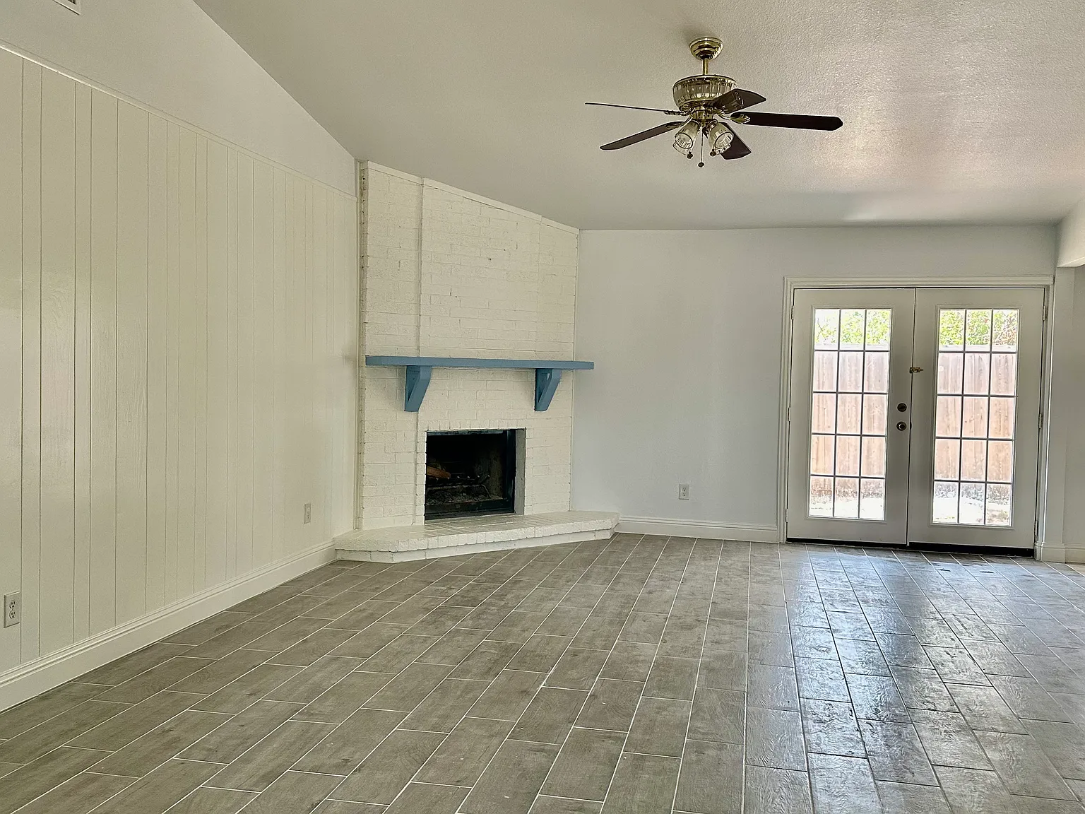 3 bed, 1302 sqft, $2,100 — Photo 4