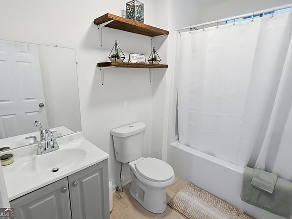 5th image of 354 N 17th St