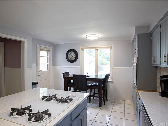 5th image of 208 Aberdeen Dr